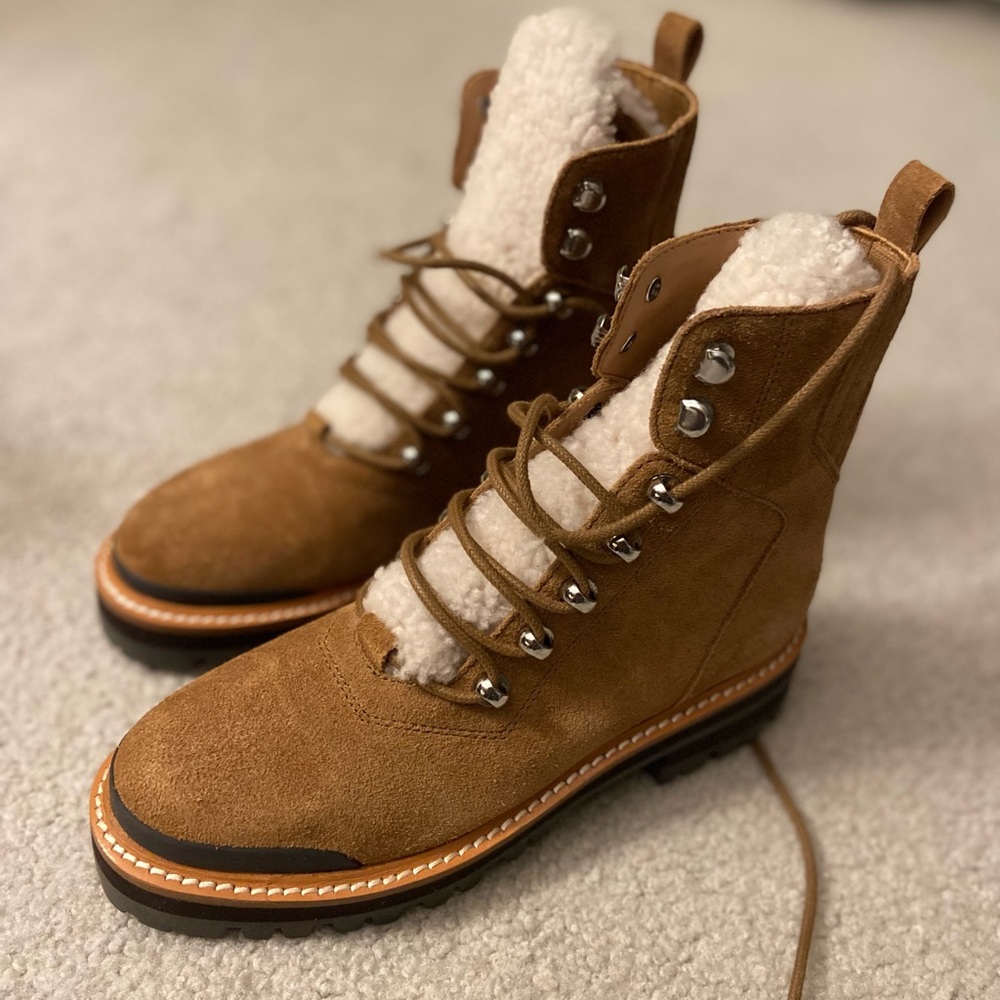 Marc Fisher Izzie Cognac NWOT - size 6!!!